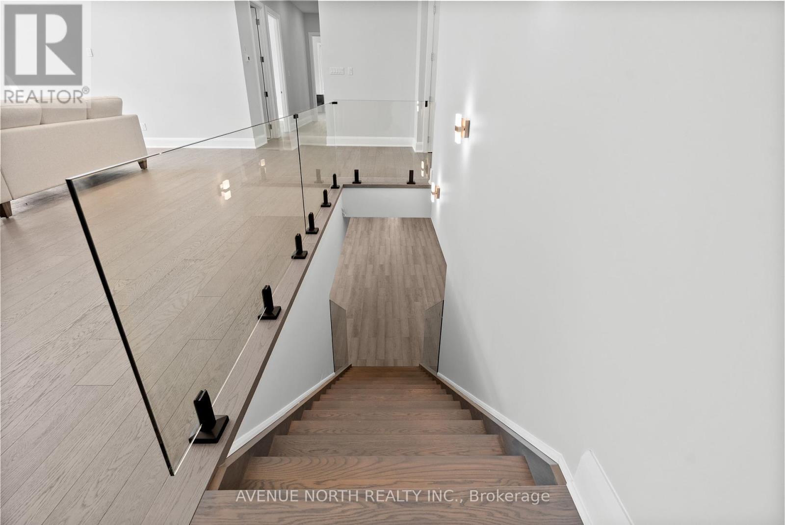 135 Cherryhill Drive, Ottawa, ON - Indoor Photo Showing Other Room