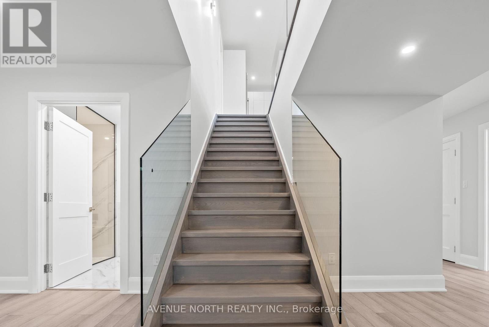 135 Cherryhill Drive, Ottawa, ON - Indoor Photo Showing Other Room