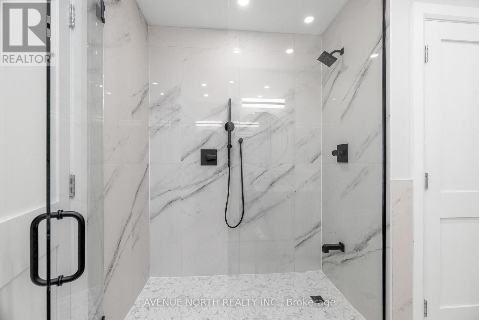 135 Cherryhill Drive, Ottawa, ON - Indoor Photo Showing Bathroom