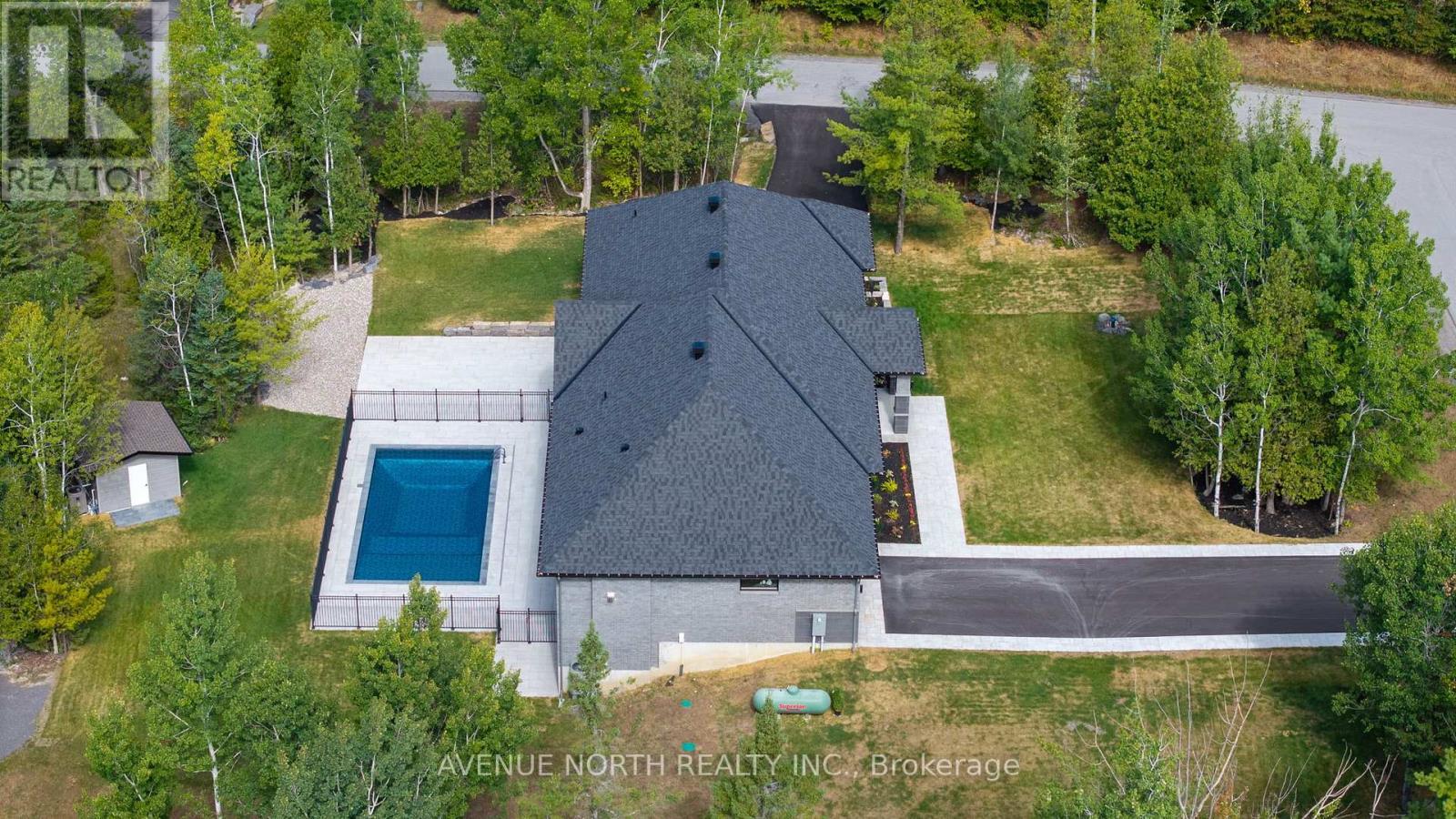 135 Cherryhill Drive, Ottawa, ON - Outdoor