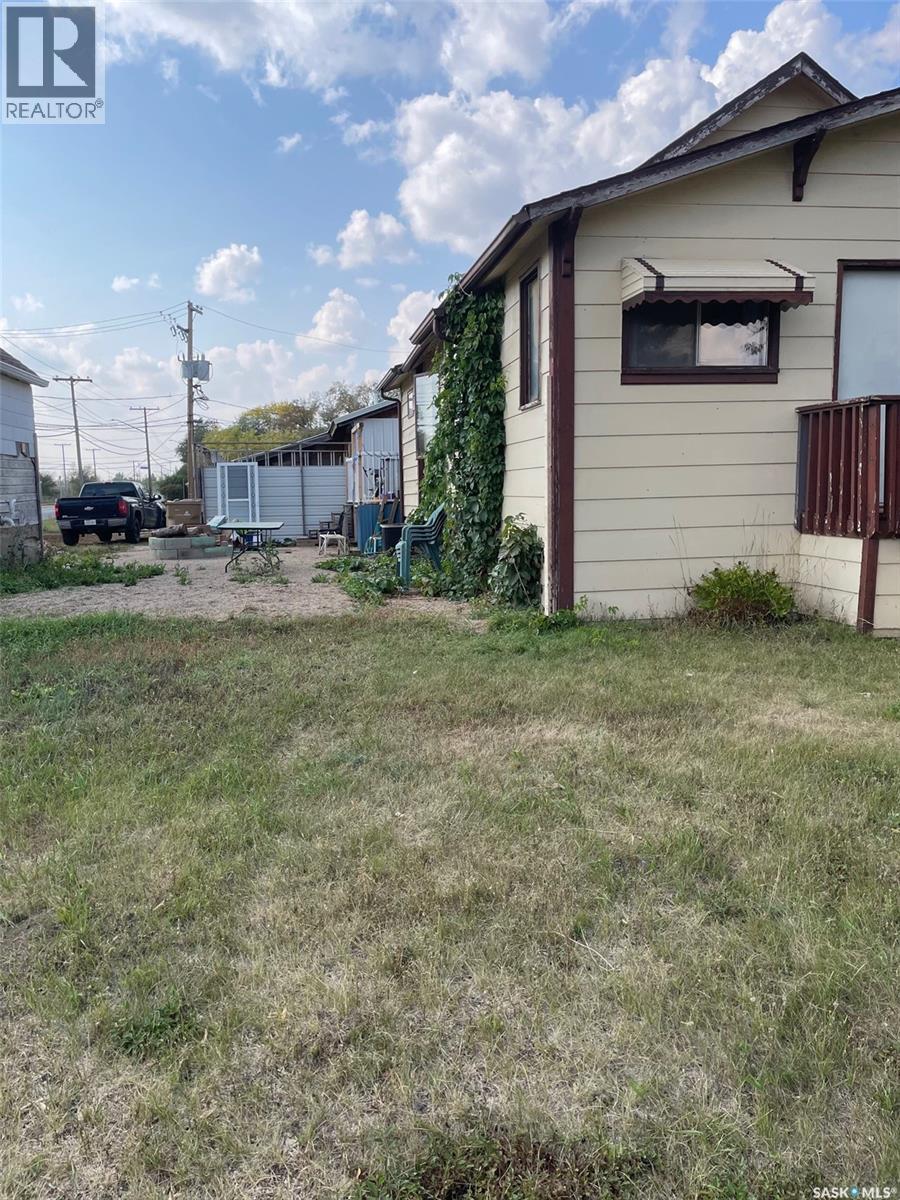 2068 Connaught Street, Regina, SK - Outdoor