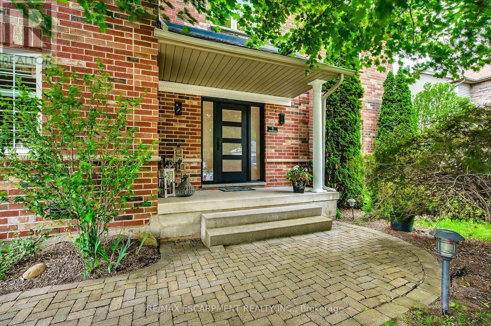 9 Valley Ridge Lane, Hamilton, ON - Outdoor With Deck Patio Veranda