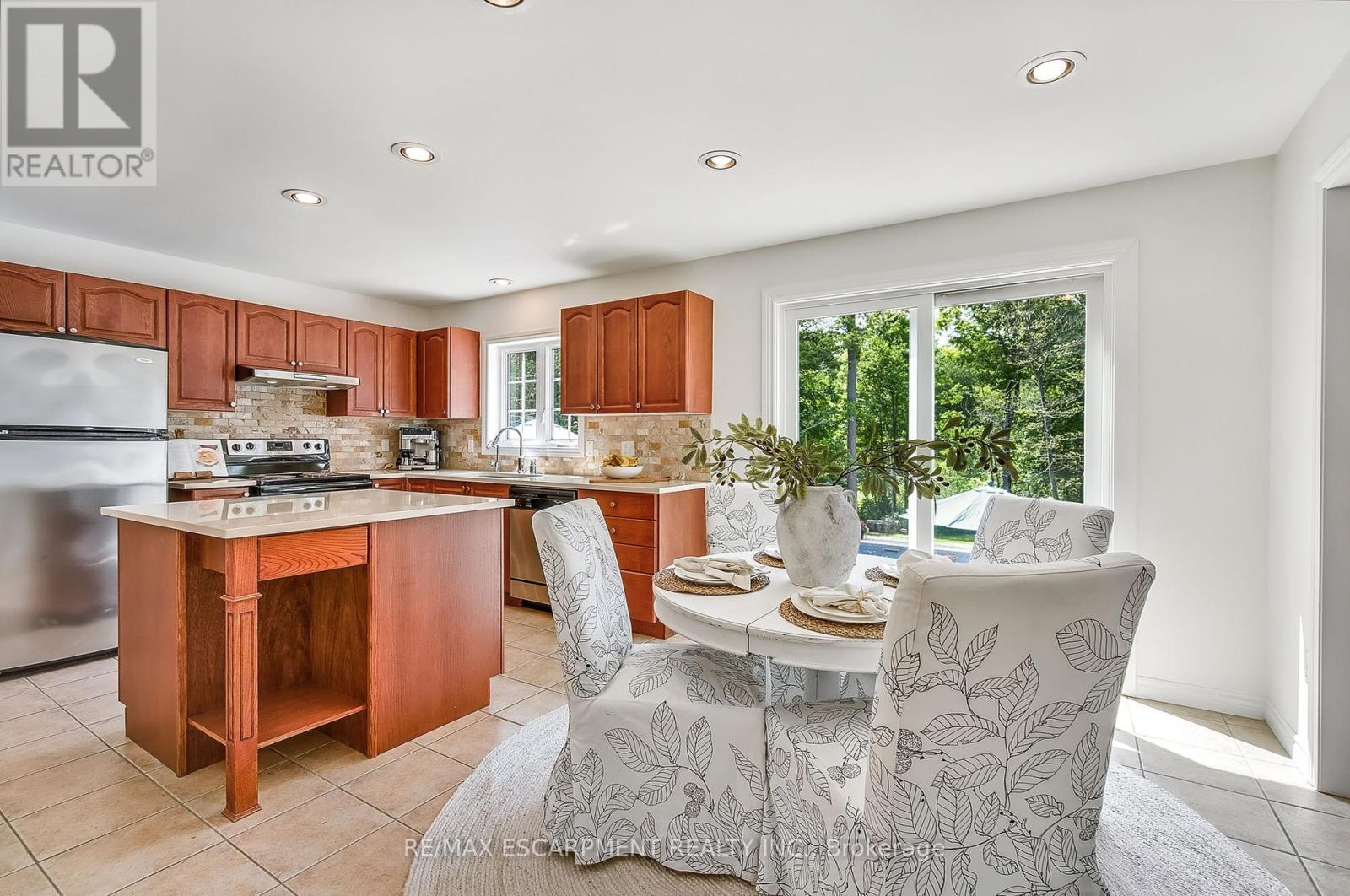 9 Valley Ridge Lane, Hamilton, ON - Indoor