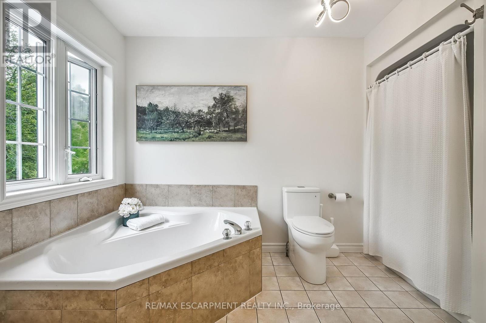 9 Valley Ridge Lane, Hamilton, ON - Indoor Photo Showing Bathroom