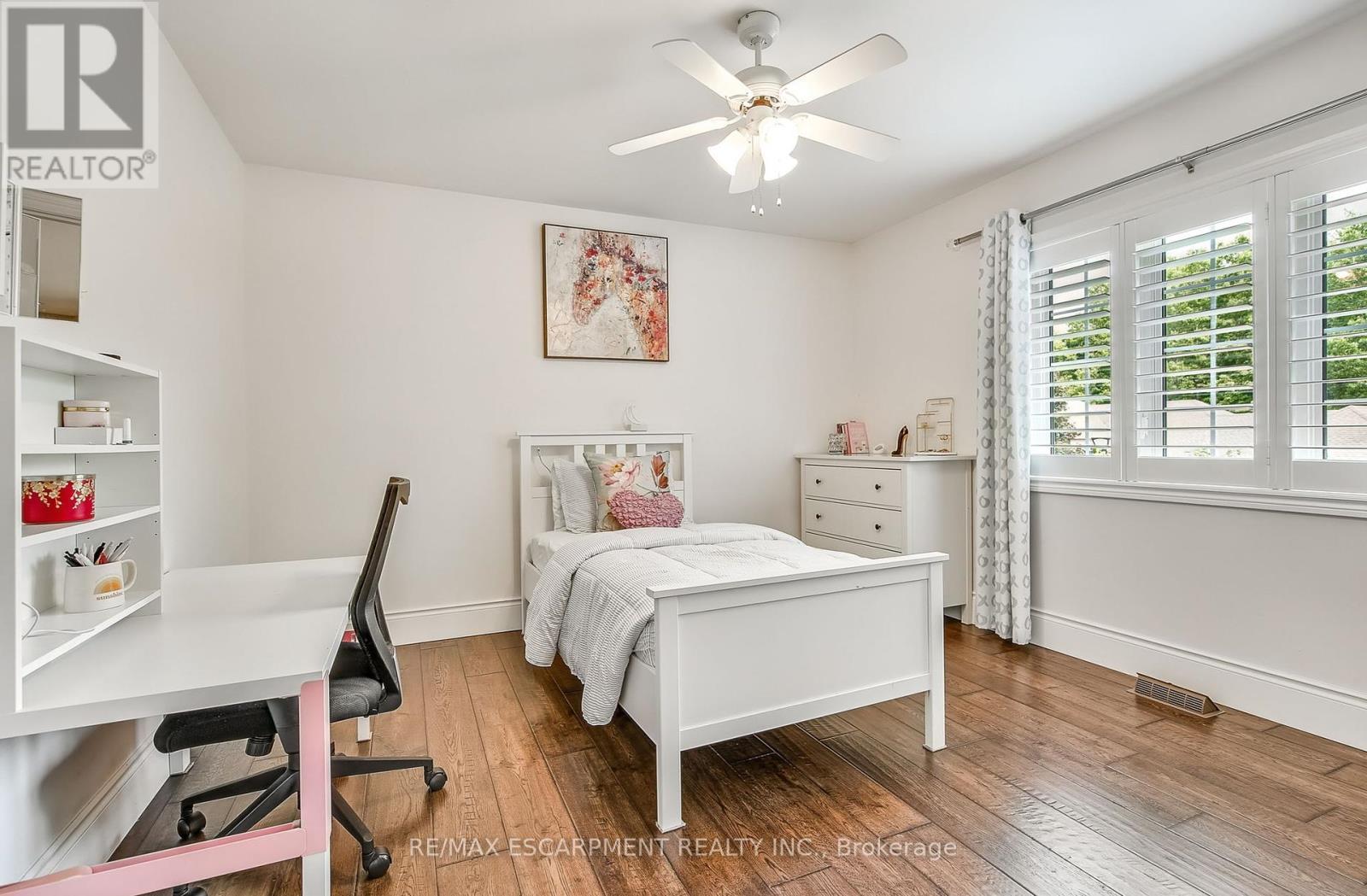 9 Valley Ridge Lane, Hamilton, ON - Indoor Photo Showing Bedroom