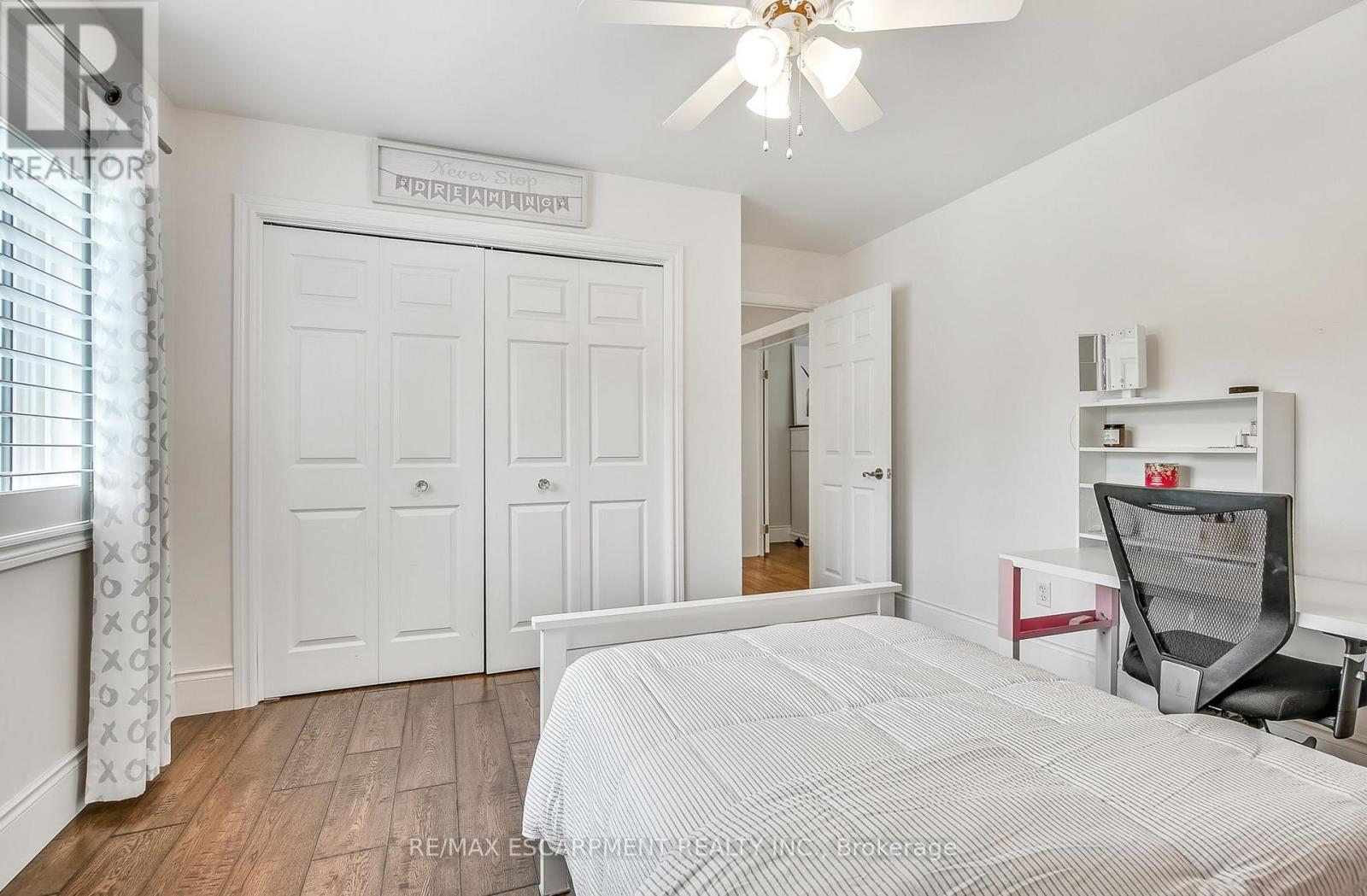 9 Valley Ridge Lane, Hamilton, ON - Indoor Photo Showing Bedroom