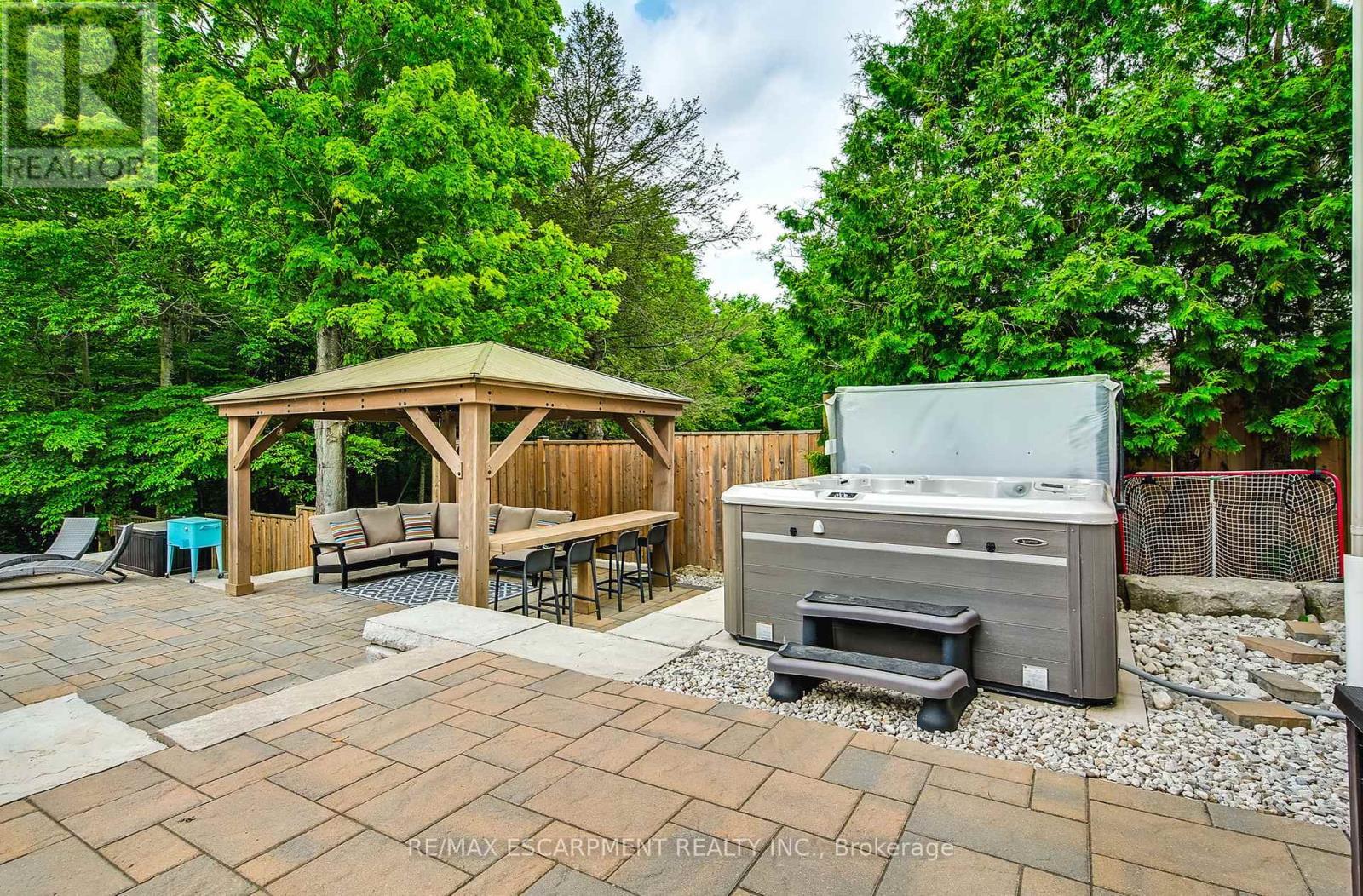 9 Valley Ridge Lane, Hamilton, ON - Outdoor With Deck Patio Veranda