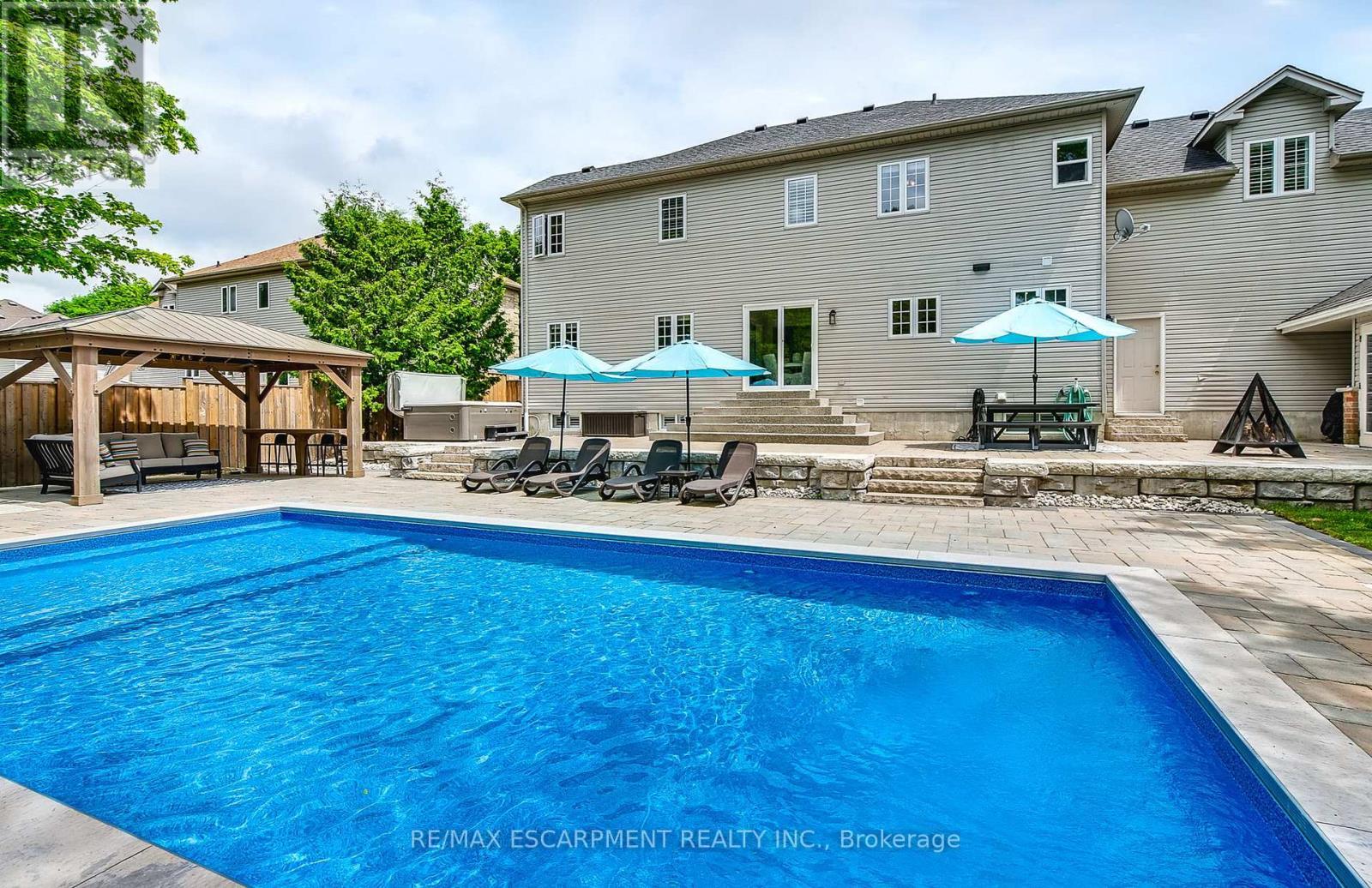 9 Valley Ridge Lane, Hamilton, ON - Outdoor With In Ground Pool With Deck Patio Veranda With Backyard