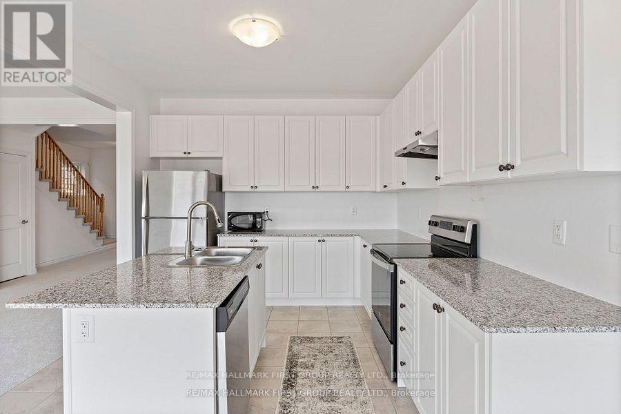 312 Russell Street, Southgate, ON - Indoor Photo Showing Kitchen With Double Sink With Upgraded Kitchen