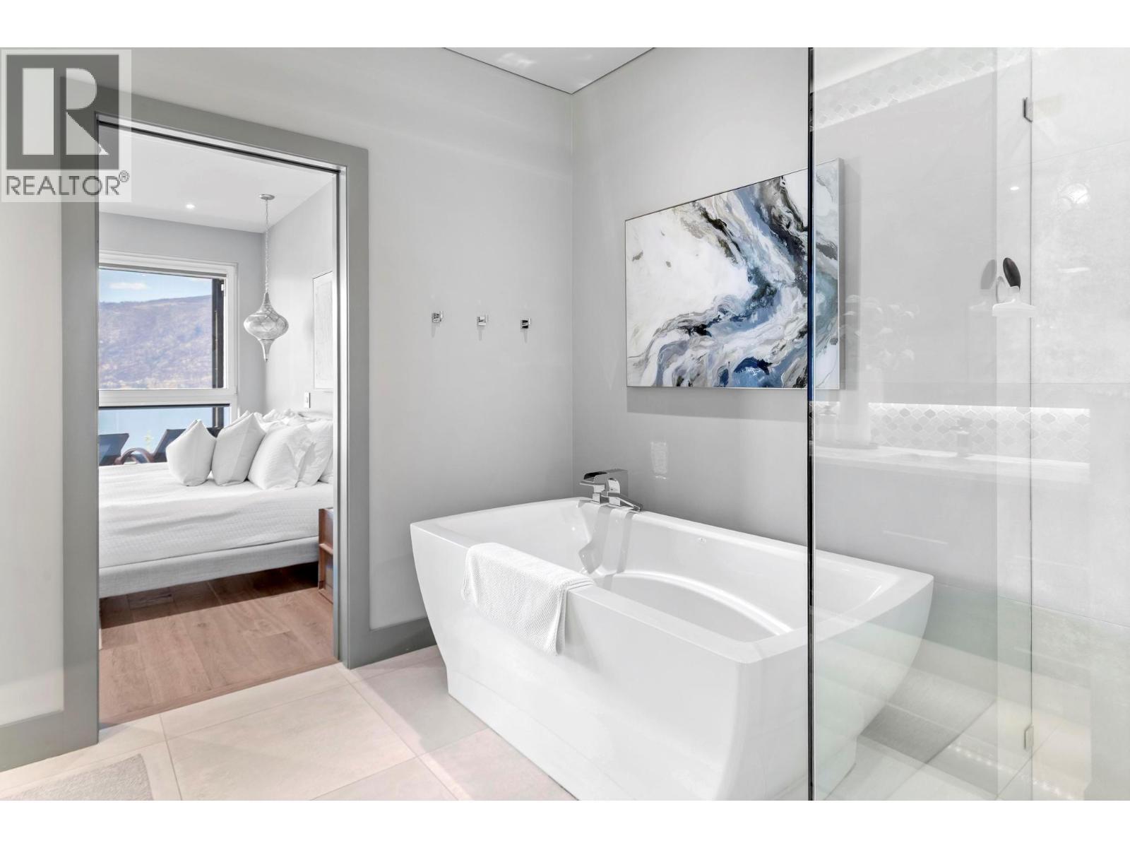 1502 Marble Ledge Drive, Lake Country, BC - Indoor Photo Showing Bathroom