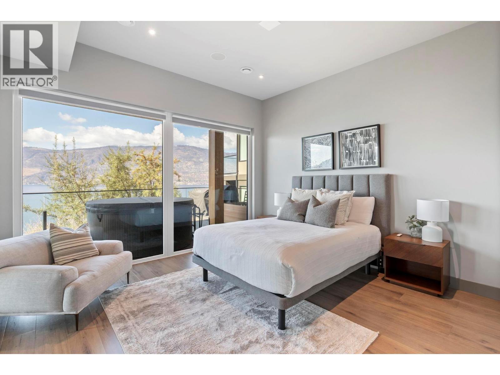1502 Marble Ledge Drive, Lake Country, BC - Indoor Photo Showing Bedroom