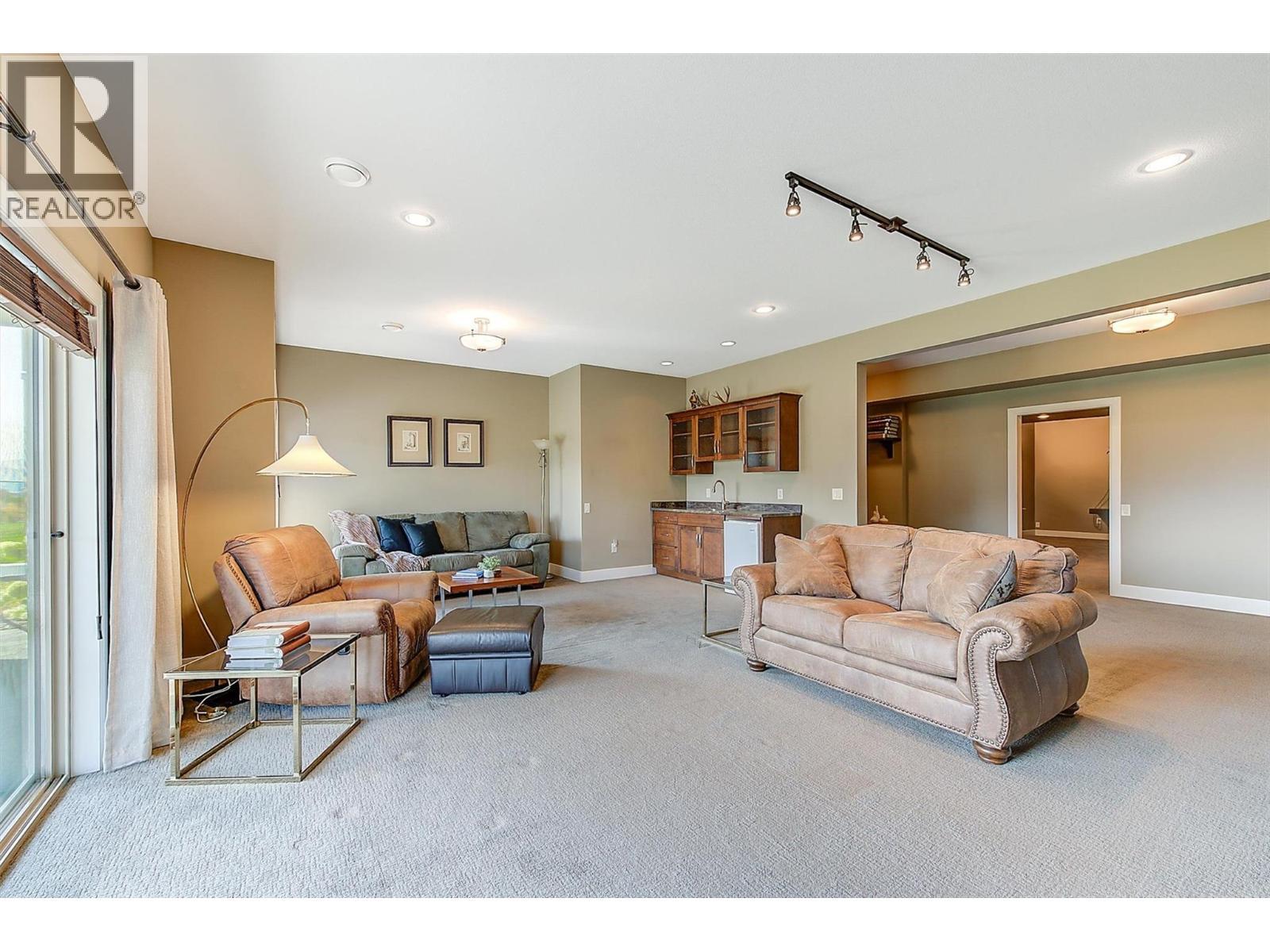 2133 Talavera Place, West Kelowna, BC - Indoor Photo Showing Living Room