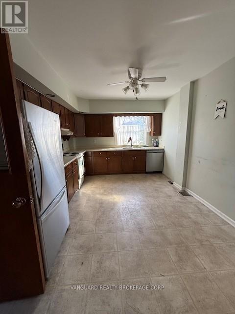 1803 4Th Avenue W, Owen Sound, ON - Indoor Photo Showing Kitchen