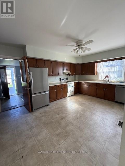 1803 4Th Avenue W, Owen Sound, ON - Indoor Photo Showing Kitchen