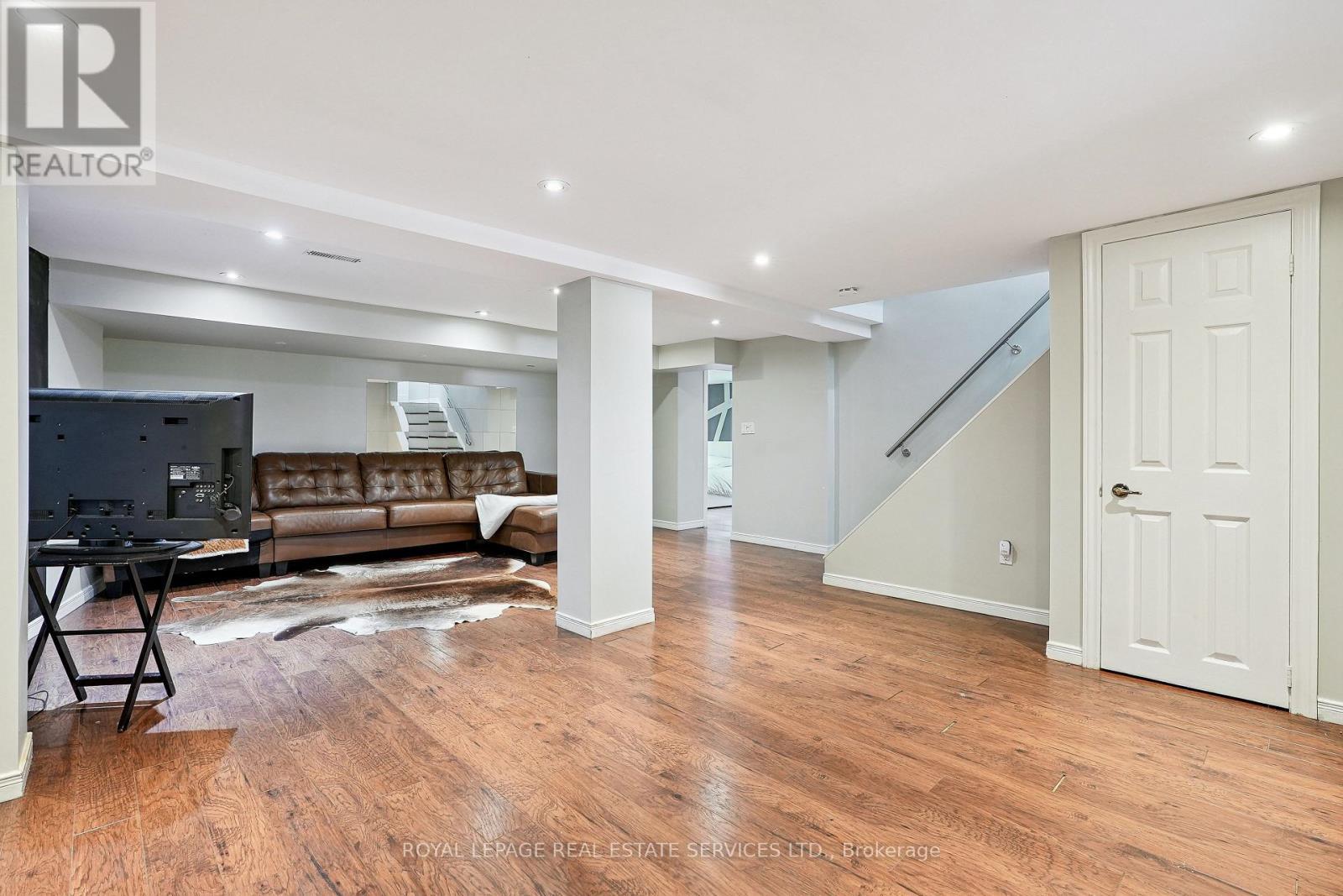 397 River Side Drive, Oakville, ON - Indoor