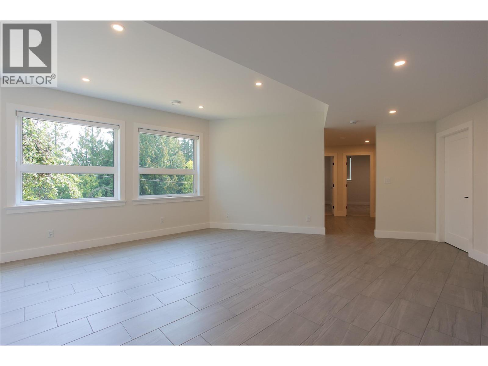 1572 Treadwell Street, Rossland, BC - Indoor Photo Showing Other Room
