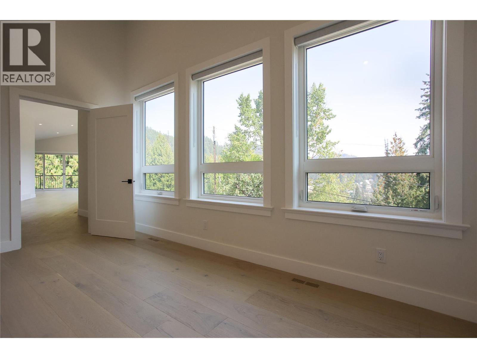 1572 Treadwell Street, Rossland, BC - Indoor Photo Showing Other Room