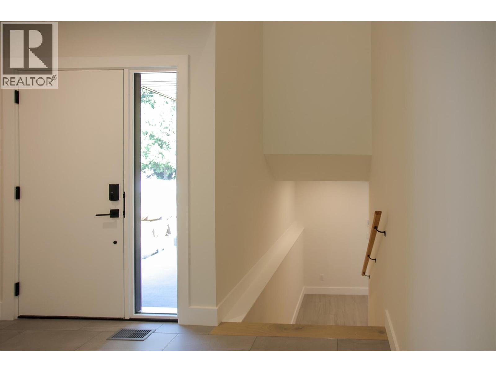 1572 Treadwell Street, Rossland, BC - Indoor Photo Showing Other Room