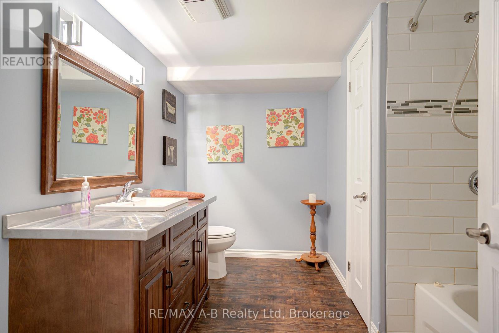 3981 111 Road, Perth East (North Easthope), ON - Indoor Photo Showing Bathroom