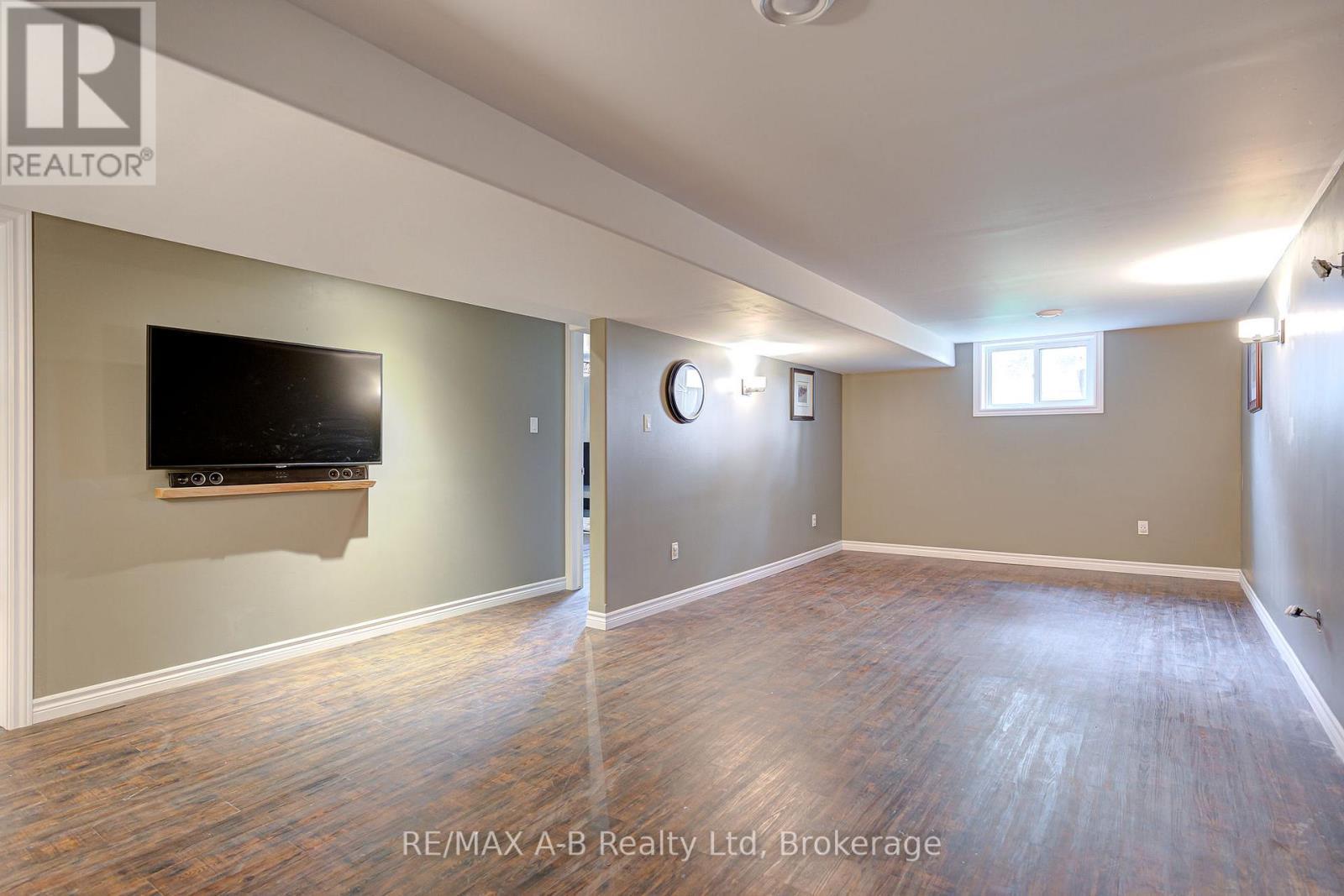 3981 111 Road, Perth East (North Easthope), ON - Indoor