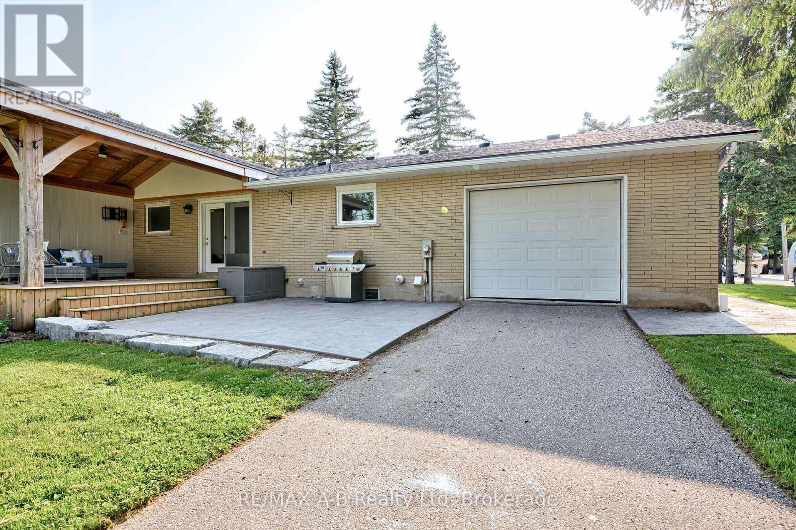 3981 111 Road, Perth East (North Easthope), ON - Outdoor With Deck Patio Veranda