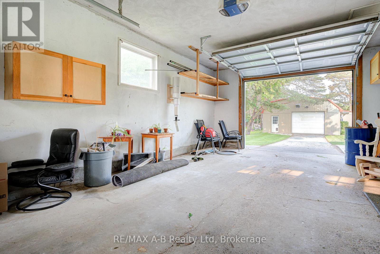 3981 111 Road, Perth East (North Easthope), ON - Indoor Photo Showing Garage