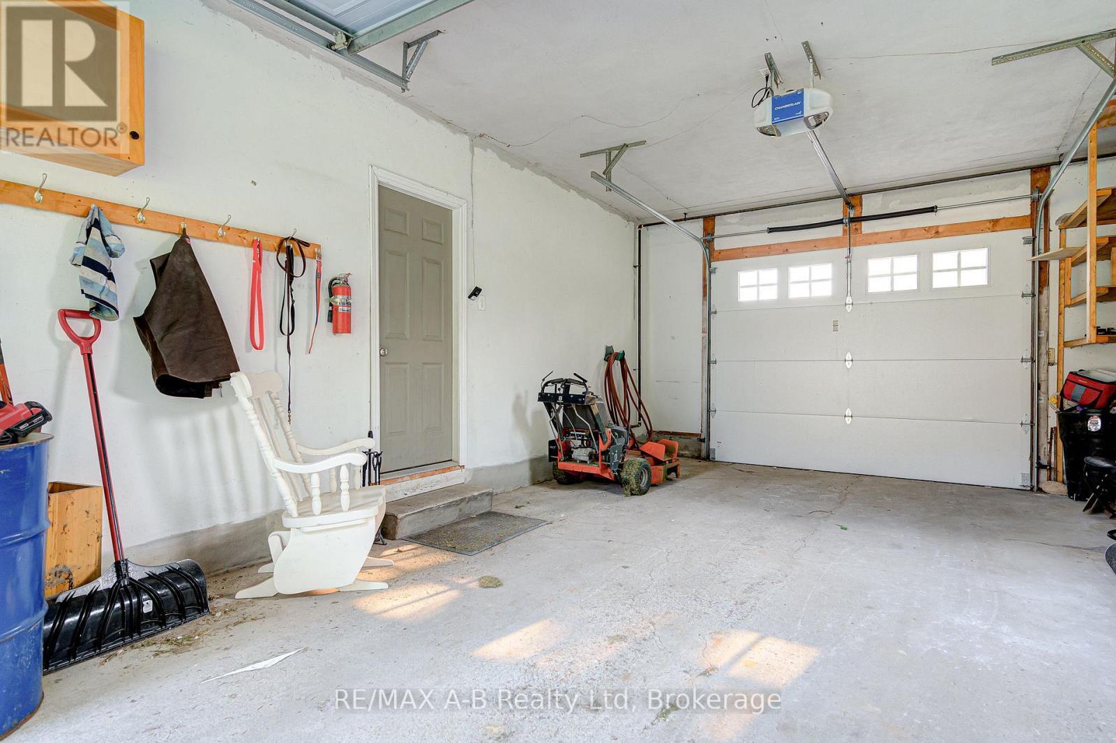 3981 111 Road, Perth East (North Easthope), ON - Indoor Photo Showing Garage