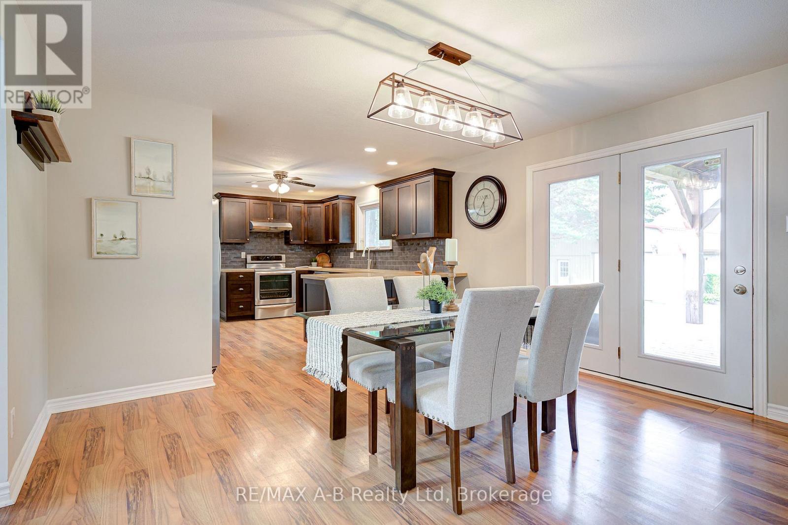 3981 111 Road, Perth East (North Easthope), ON - Indoor Photo Showing Dining Room