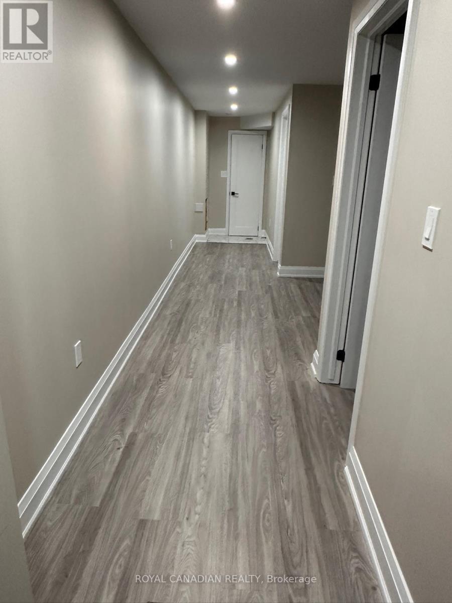 Bsmt - 16 Edworthy Gardens, Hamilton, ON - Indoor Photo Showing Other Room