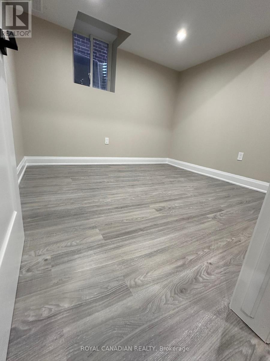 Bsmt - 16 Edworthy Gardens, Hamilton, ON - Indoor Photo Showing Other Room