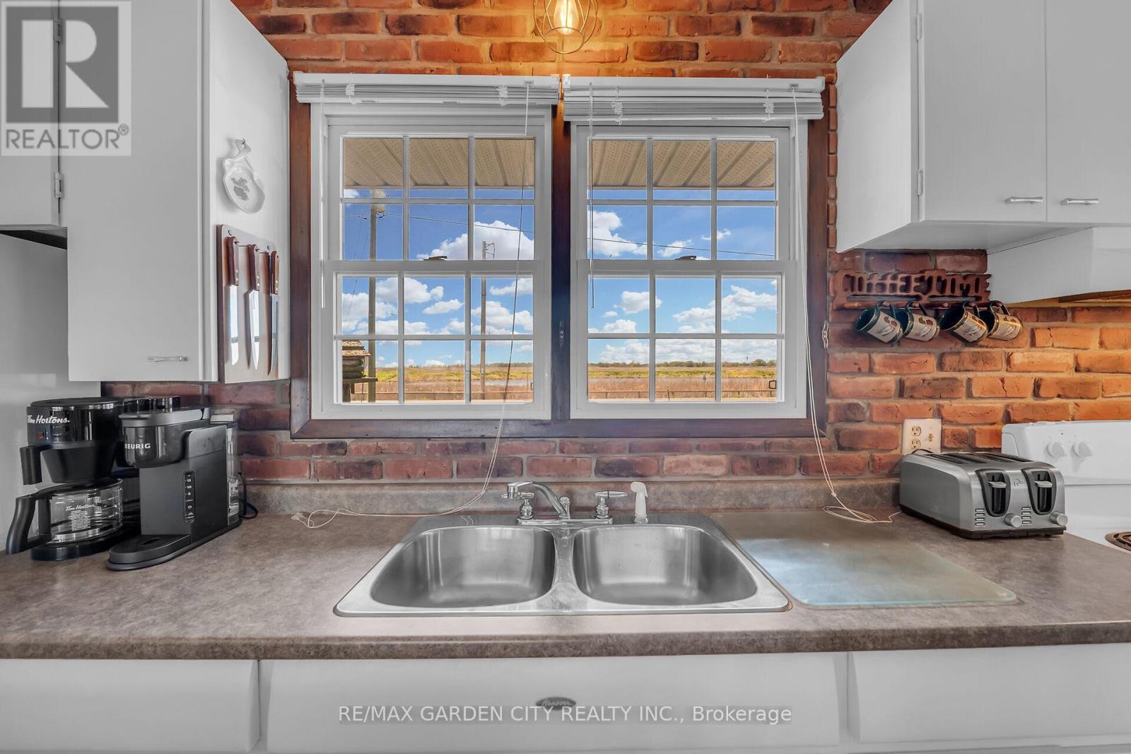 794 59 Highway, Norfolk, ON - Indoor Photo Showing Kitchen With Double Sink