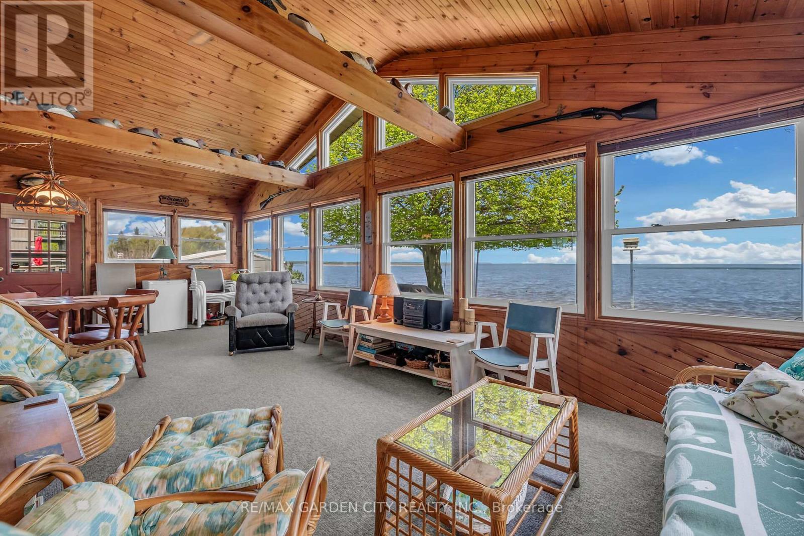 794 59 Highway, Norfolk, ON - Indoor Photo Showing Living Room