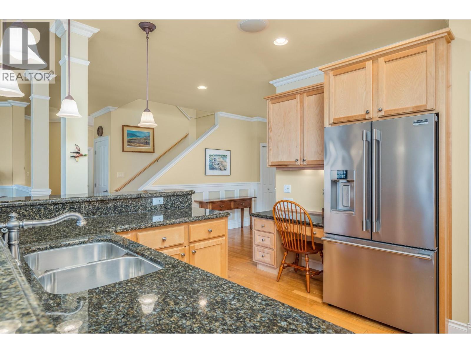 7769 Okanagan Landing Road Unit# 5, Vernon, BC - Indoor Photo Showing Kitchen With Double Sink