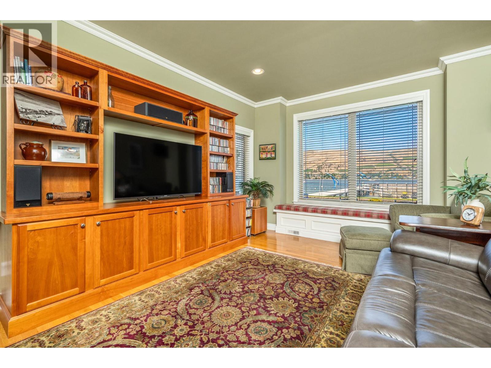 7769 Okanagan Landing Road Unit# 5, Vernon, BC - Indoor Photo Showing Living Room