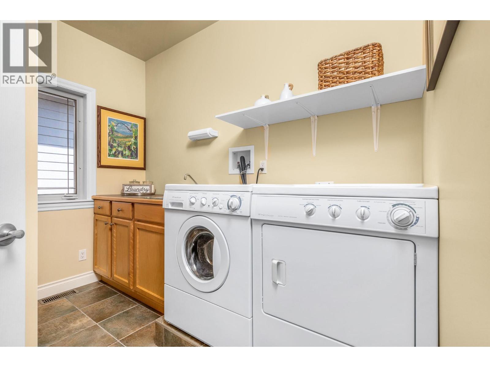 7769 Okanagan Landing Road Unit# 5, Vernon, BC - Indoor Photo Showing Laundry Room