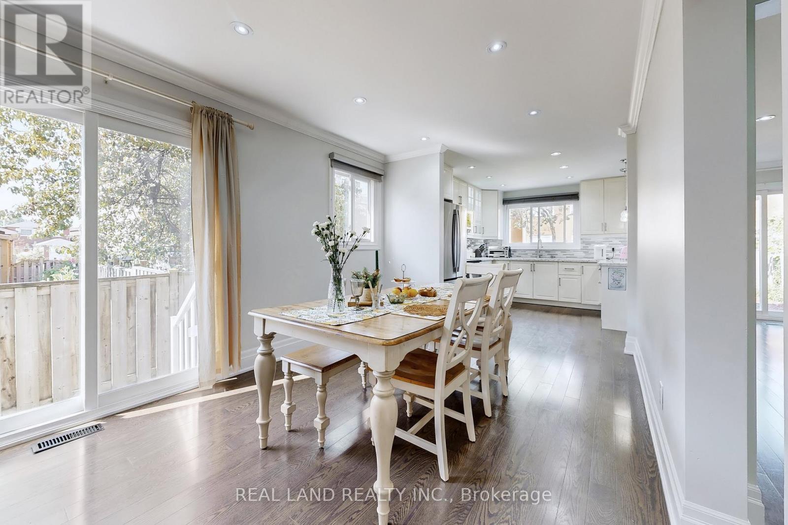 251 Glen Shields Avenue, Vaughan, ON - Indoor Photo Showing Dining Room