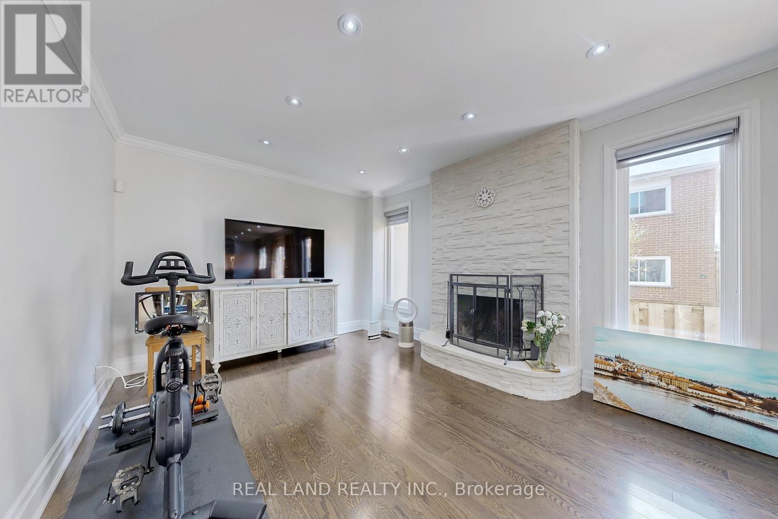 251 Glen Shields Avenue, Vaughan, ON - Indoor With Fireplace