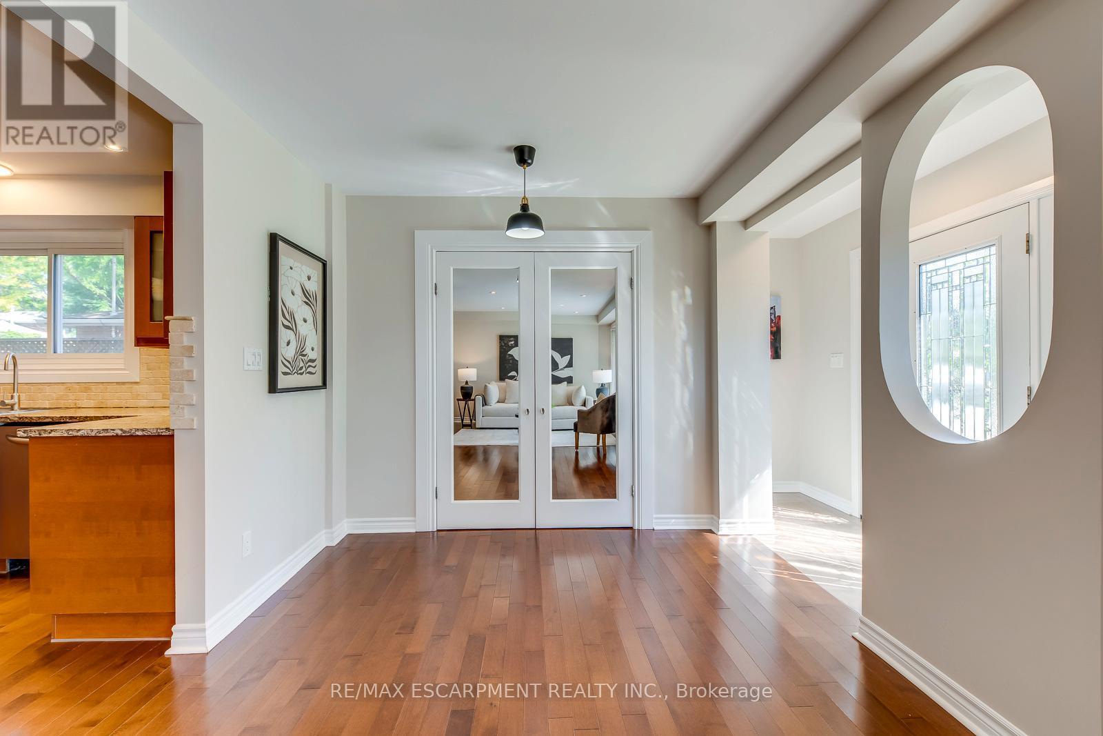 5281 Cindy Lane, Burlington, ON - Indoor Photo Showing Other Room