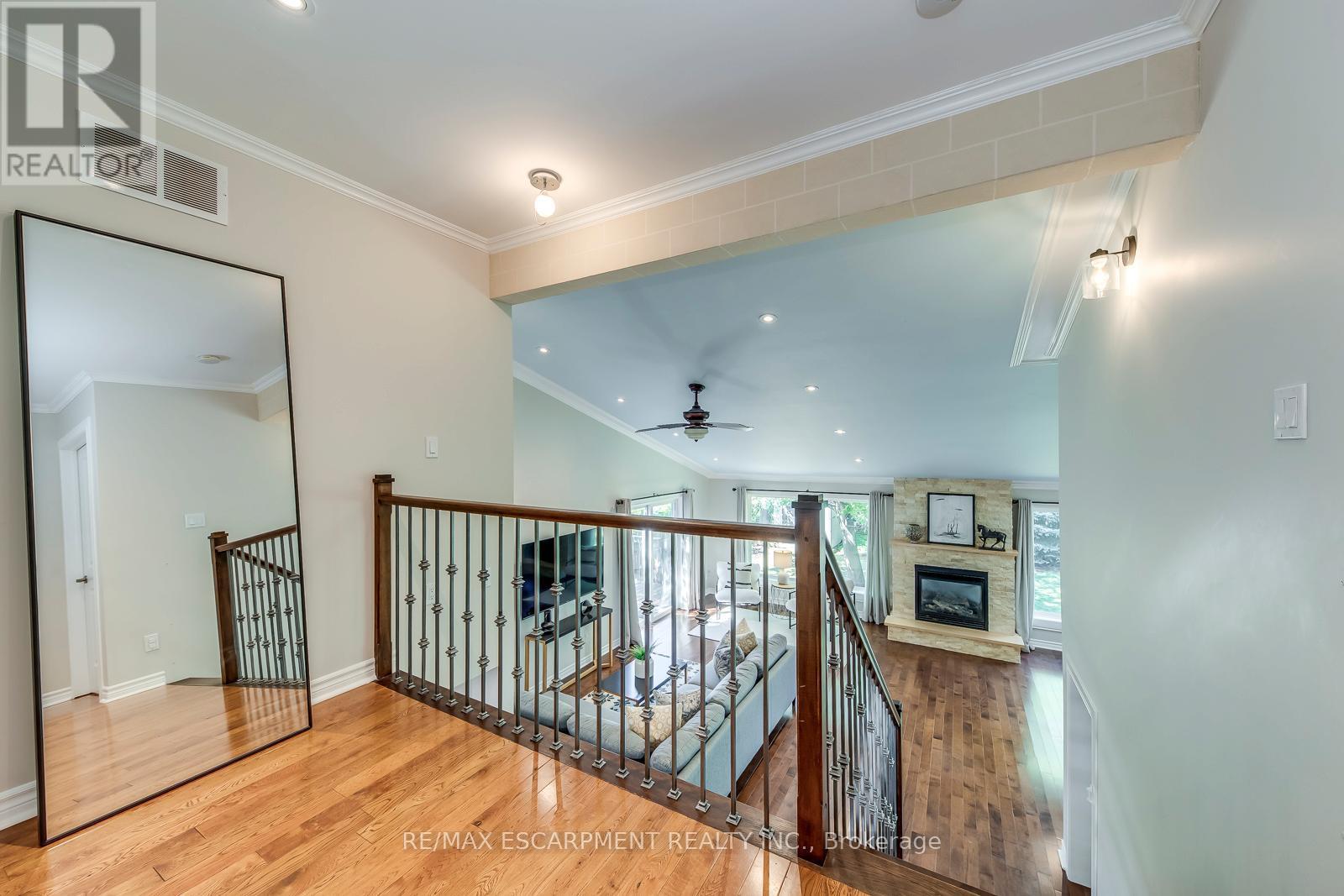 5281 Cindy Lane, Burlington, ON - Indoor Photo Showing Other Room