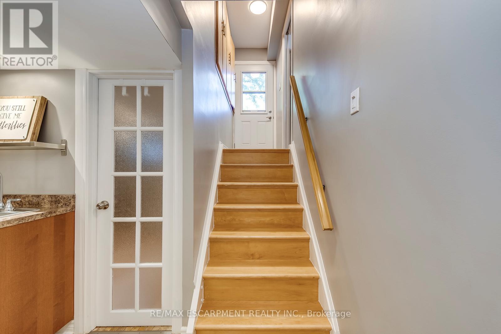 5281 Cindy Lane, Burlington, ON - Indoor Photo Showing Other Room