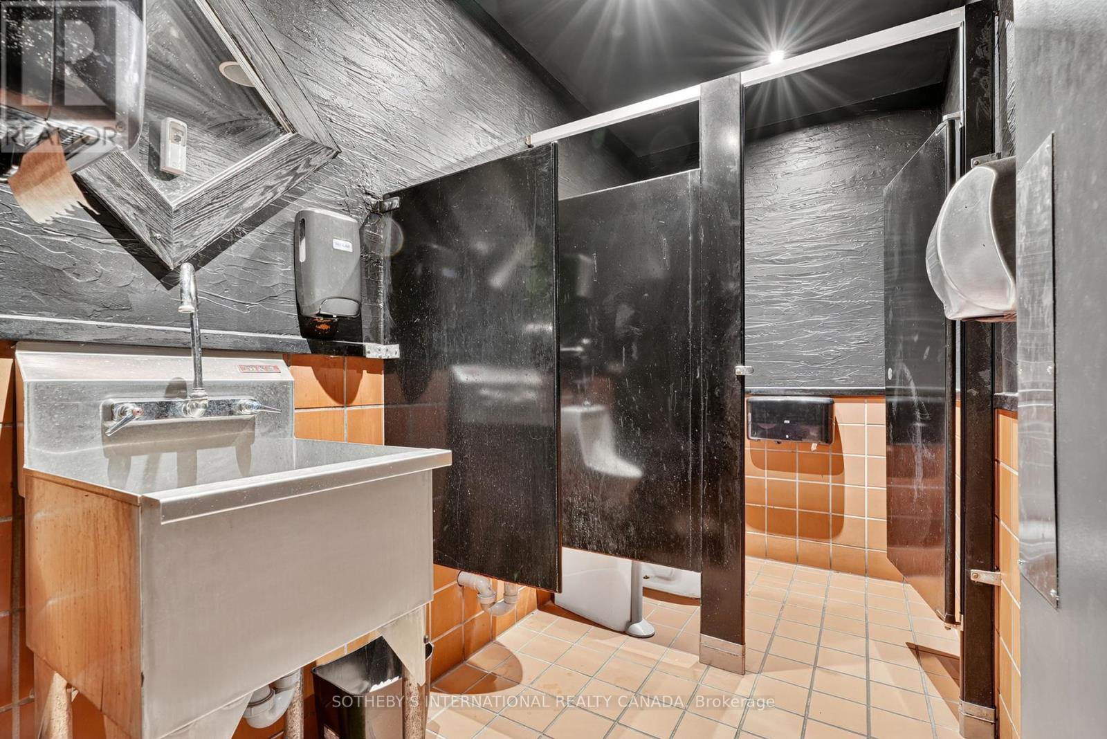 2525 Bank Street, Ottawa, ON