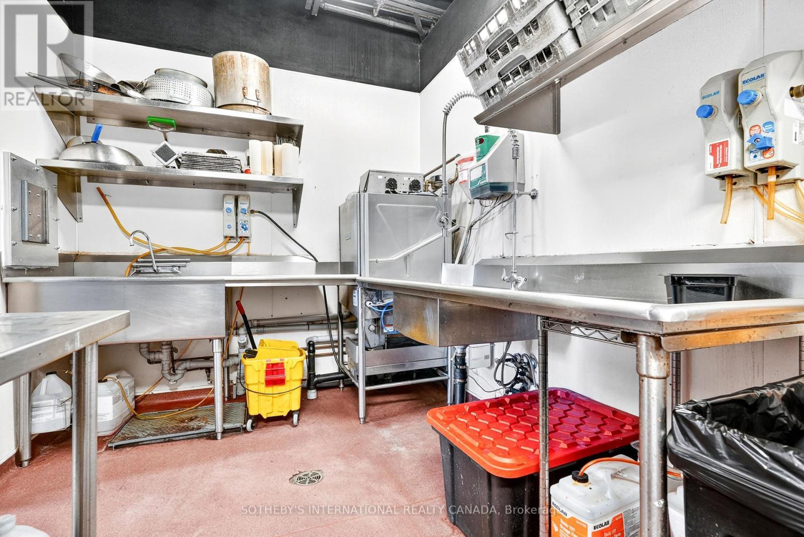 2525 Bank Street, Ottawa, ON