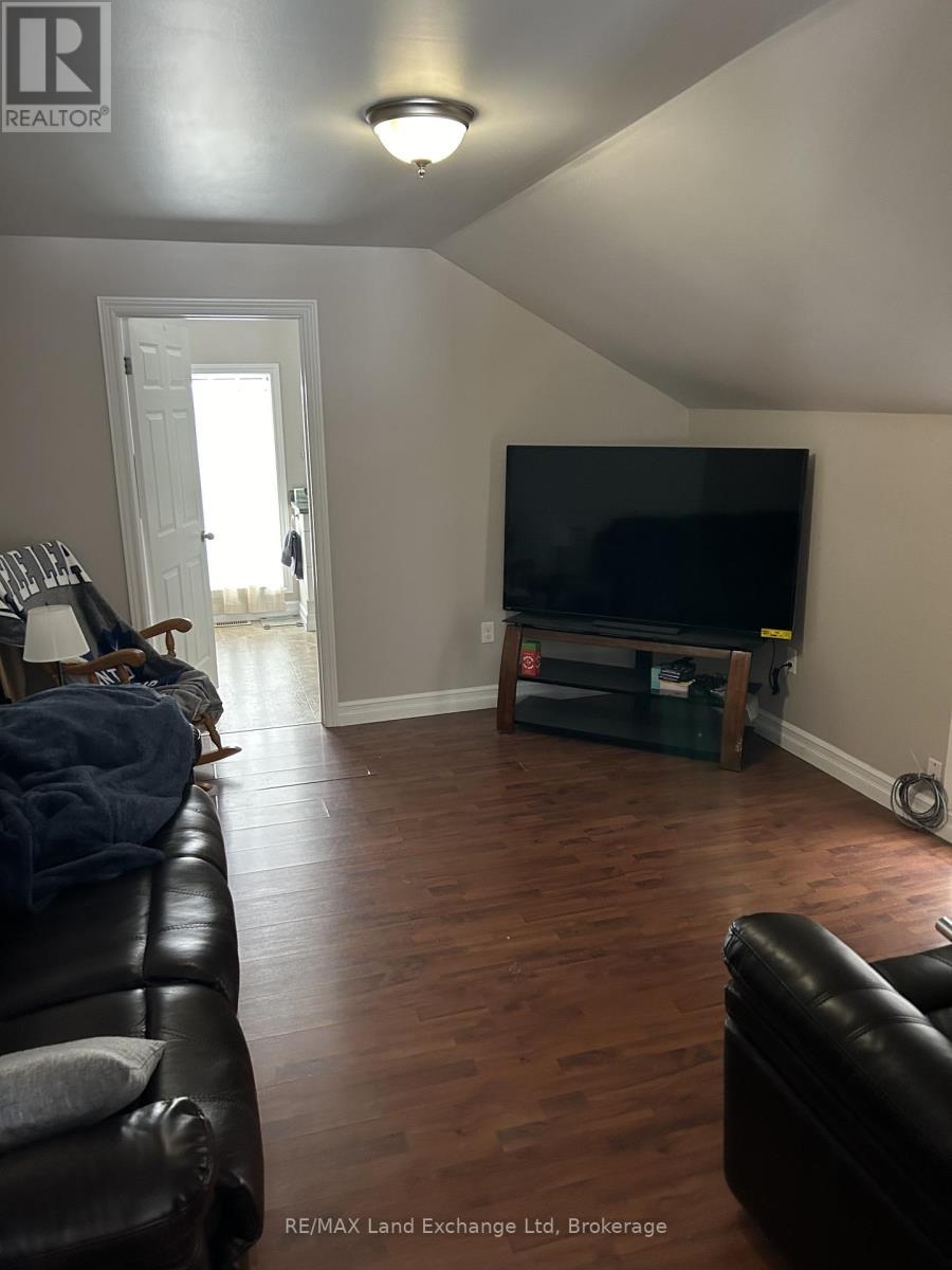 8 Alfred Street, North Huron (Wingham), ON