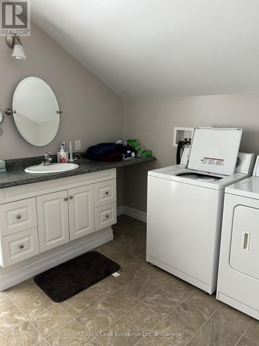 8 Alfred Street, North Huron (Wingham), ON