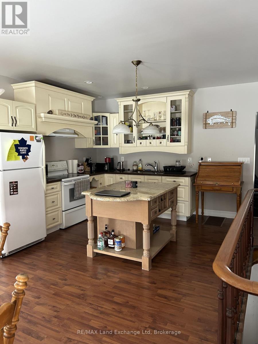 8 Alfred Street, North Huron (Wingham), ON