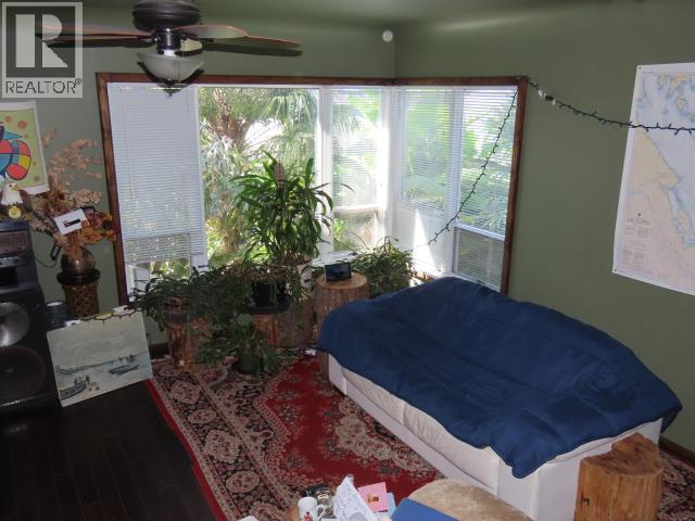 4538 Michigan Ave, Powell River, BC - Indoor