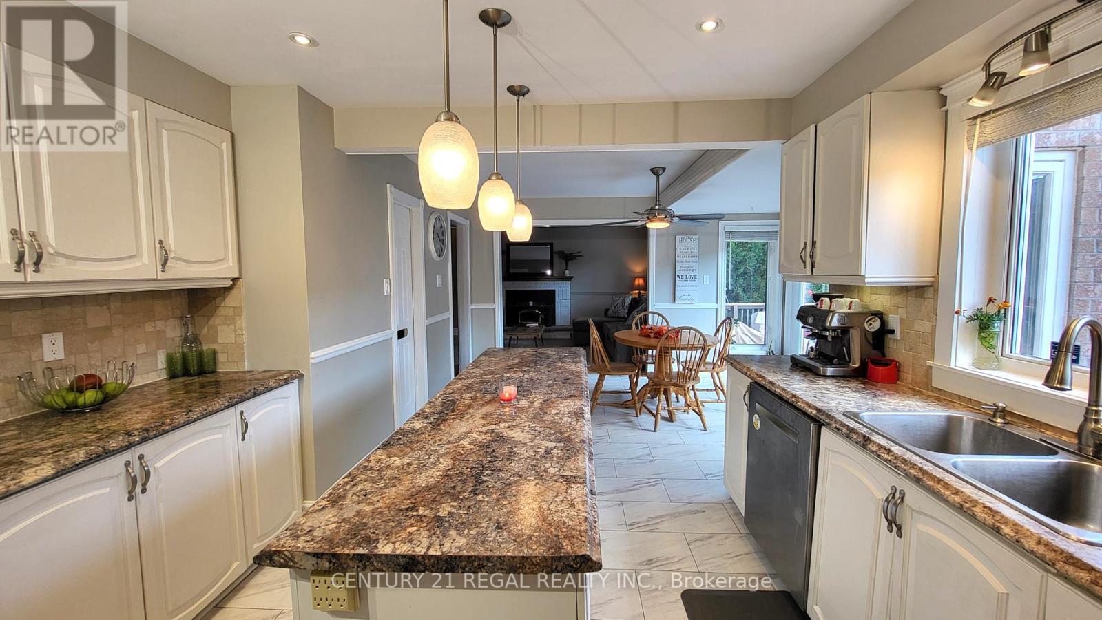 42 Milner Crescent, Ajax, ON - Indoor Photo Showing Kitchen With Double Sink