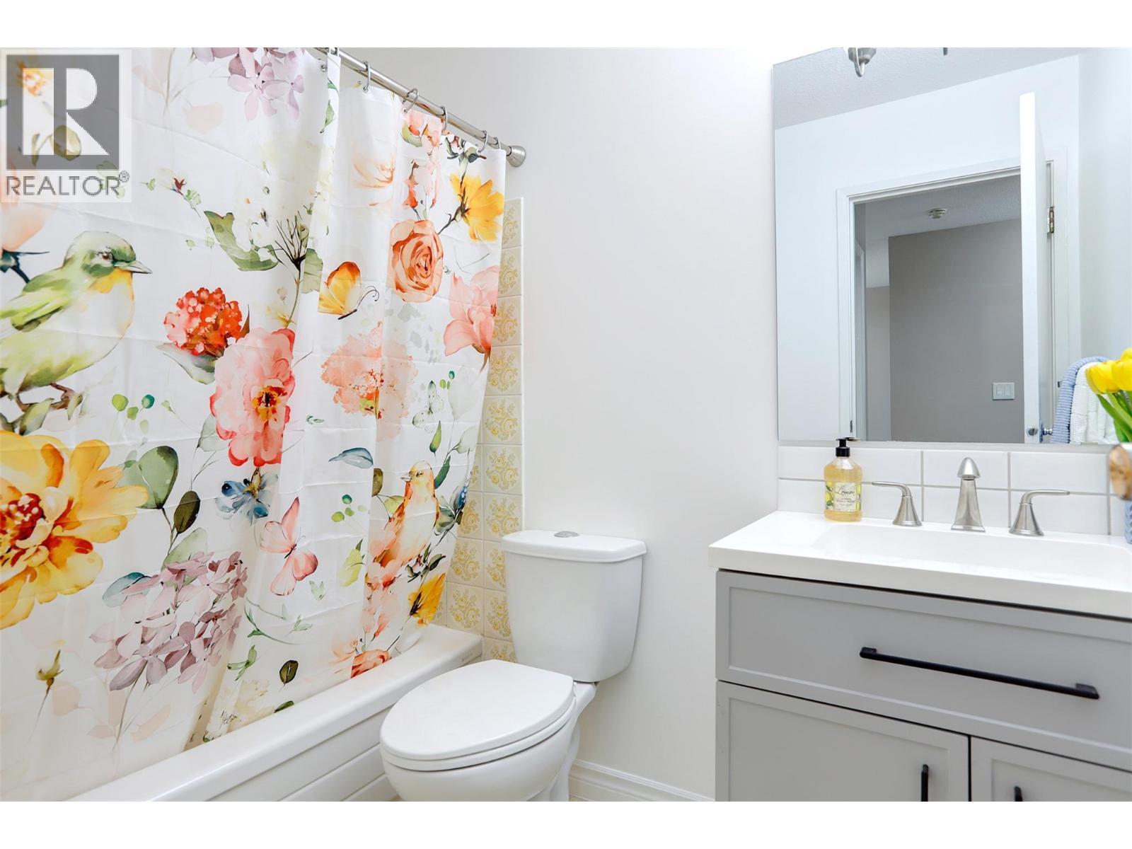 3304 35 Avenue Unit# 415, Vernon, BC - Indoor Photo Showing Bathroom