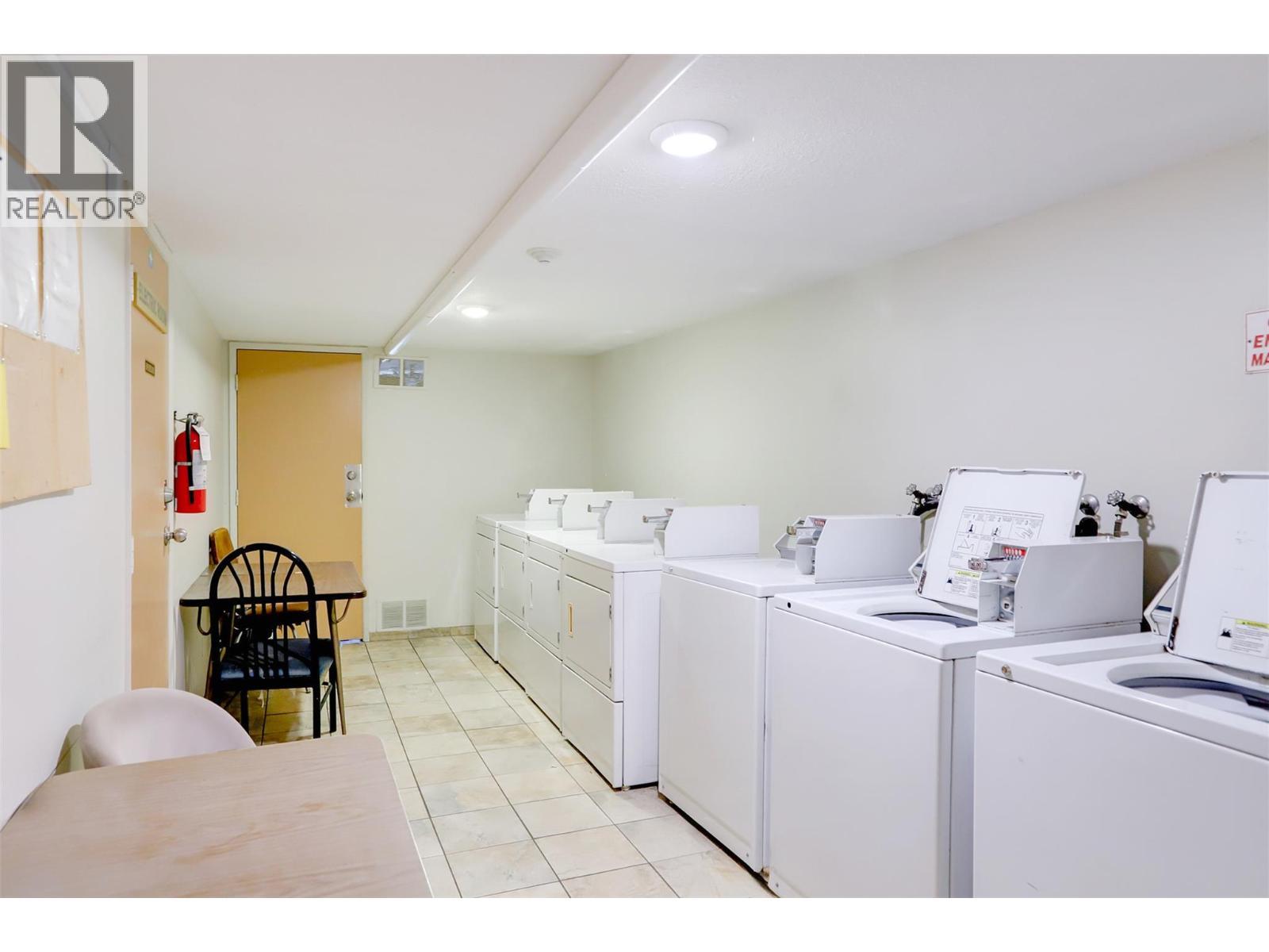 3304 35 Avenue Unit# 415, Vernon, BC - Indoor Photo Showing Laundry Room