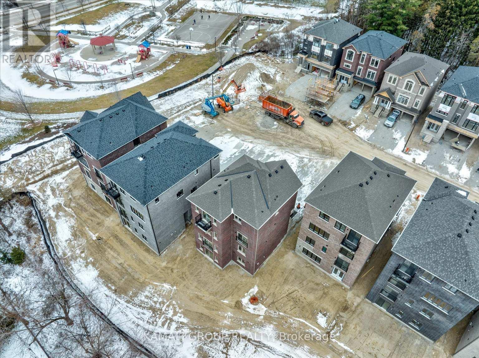 51 Ahchie Court, Vaughan, ON - Outdoor With View